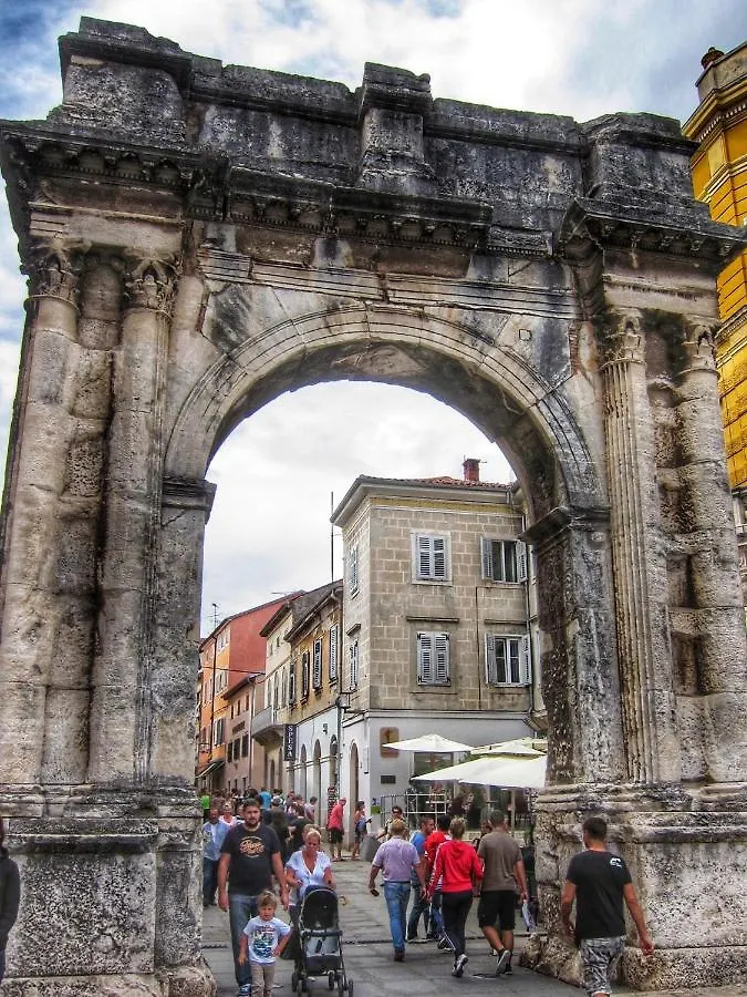 Villa John Pula 0*,  Croatia